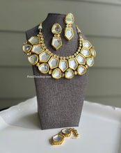 Load image into Gallery viewer, Uncut Premium Quality Heavy Designer Kundan Necklace set with maangtikka
