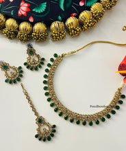 Load image into Gallery viewer, Polki Pearl Amira Necklace set with Maangtikka
