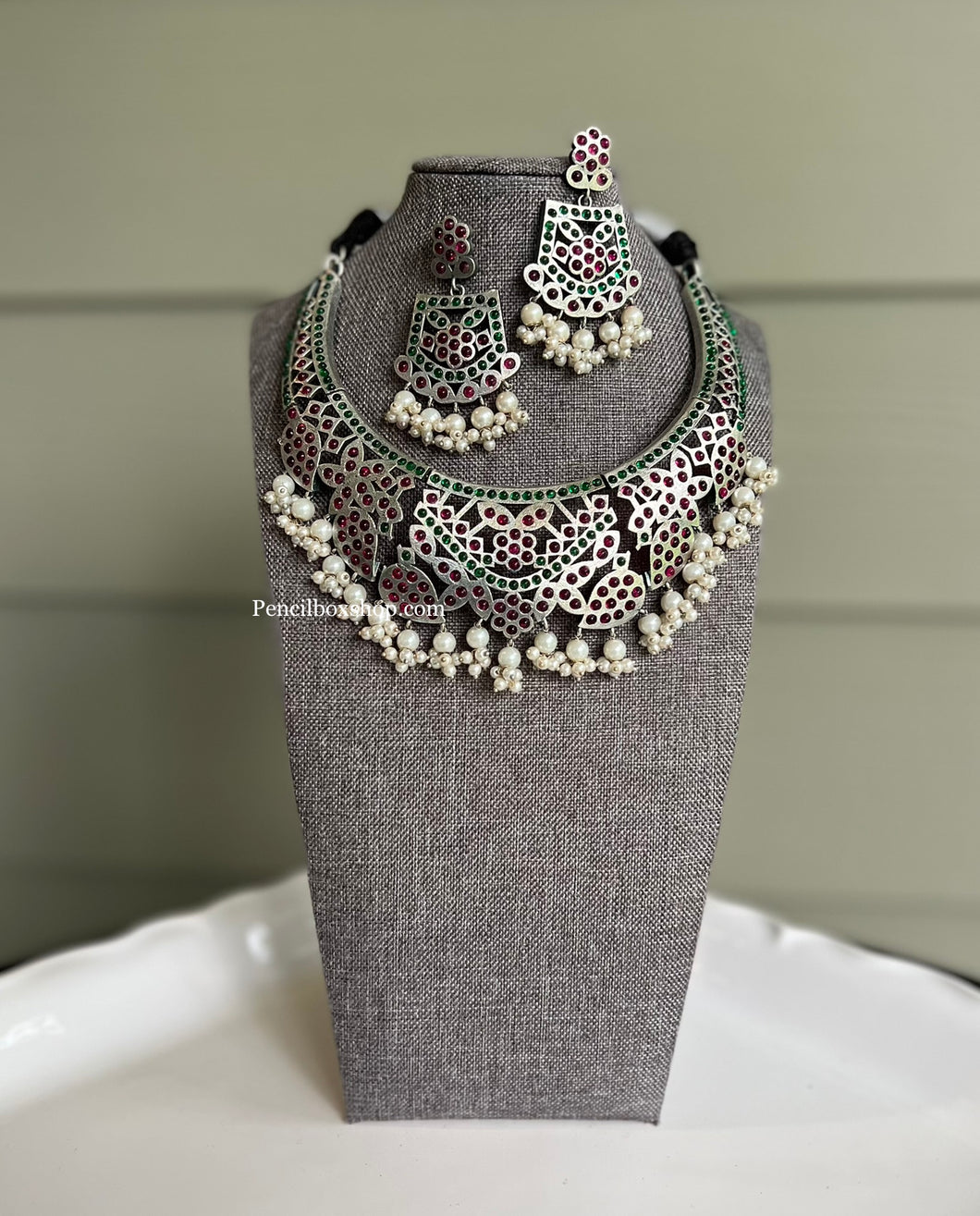 Jadau German Silver Statement Hasli Necklace set