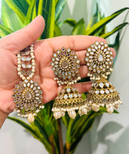 Load image into Gallery viewer, Pearl Mirror Jhumka Set with Maangtikka Set
