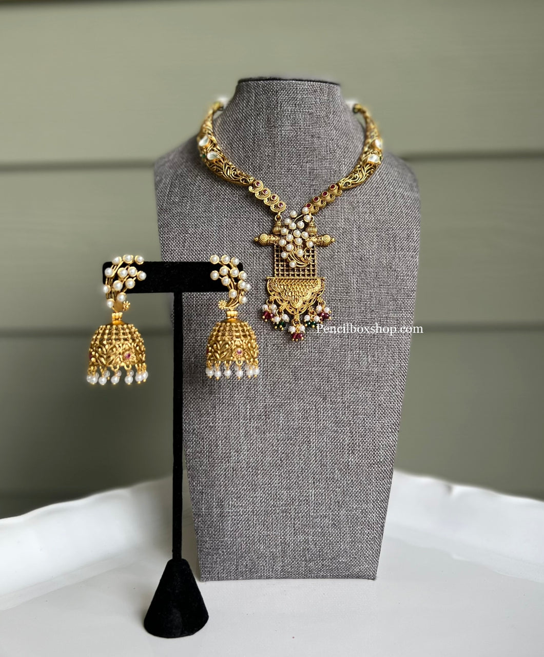 Golden Pearl Ruby Dainty premium Quality Kundan Silver Foiled Dainty Necklace set