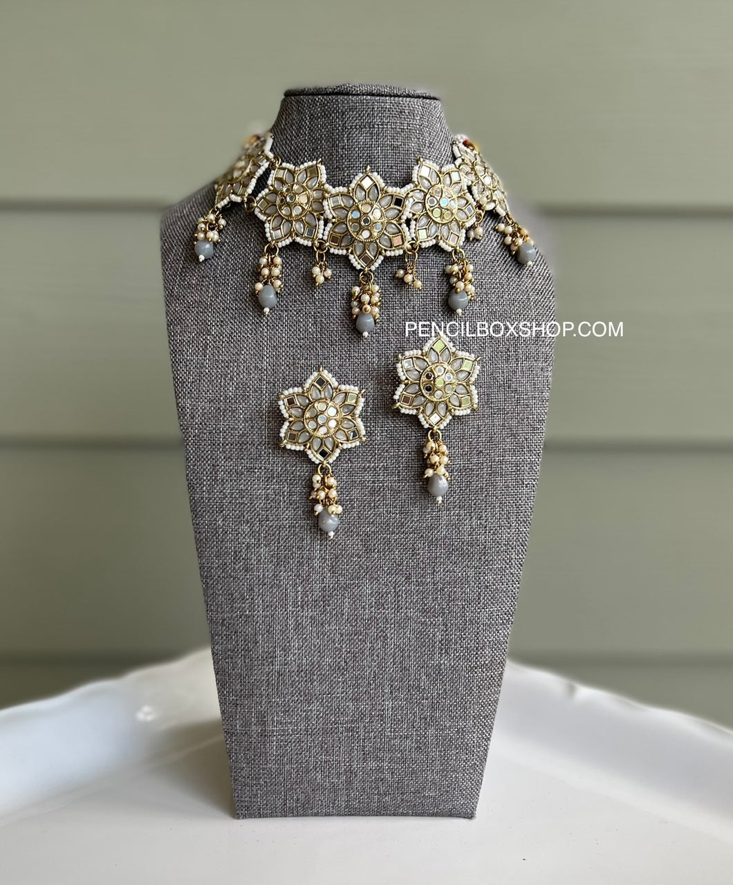 Flower Mirror Choker necklace set with maangtikka