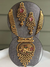 Load image into Gallery viewer, Multicolor Kundan Golden Dainty Long tassel Necklace set
