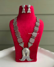 Load image into Gallery viewer, German silver Stylish Long necklace set
