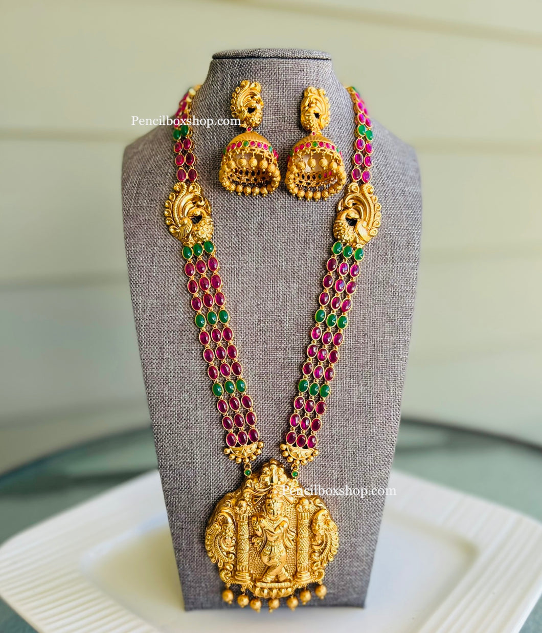 Premium quality Real Kemp Stone  Dancing Krishna Pendant and unique pattern Necklace set