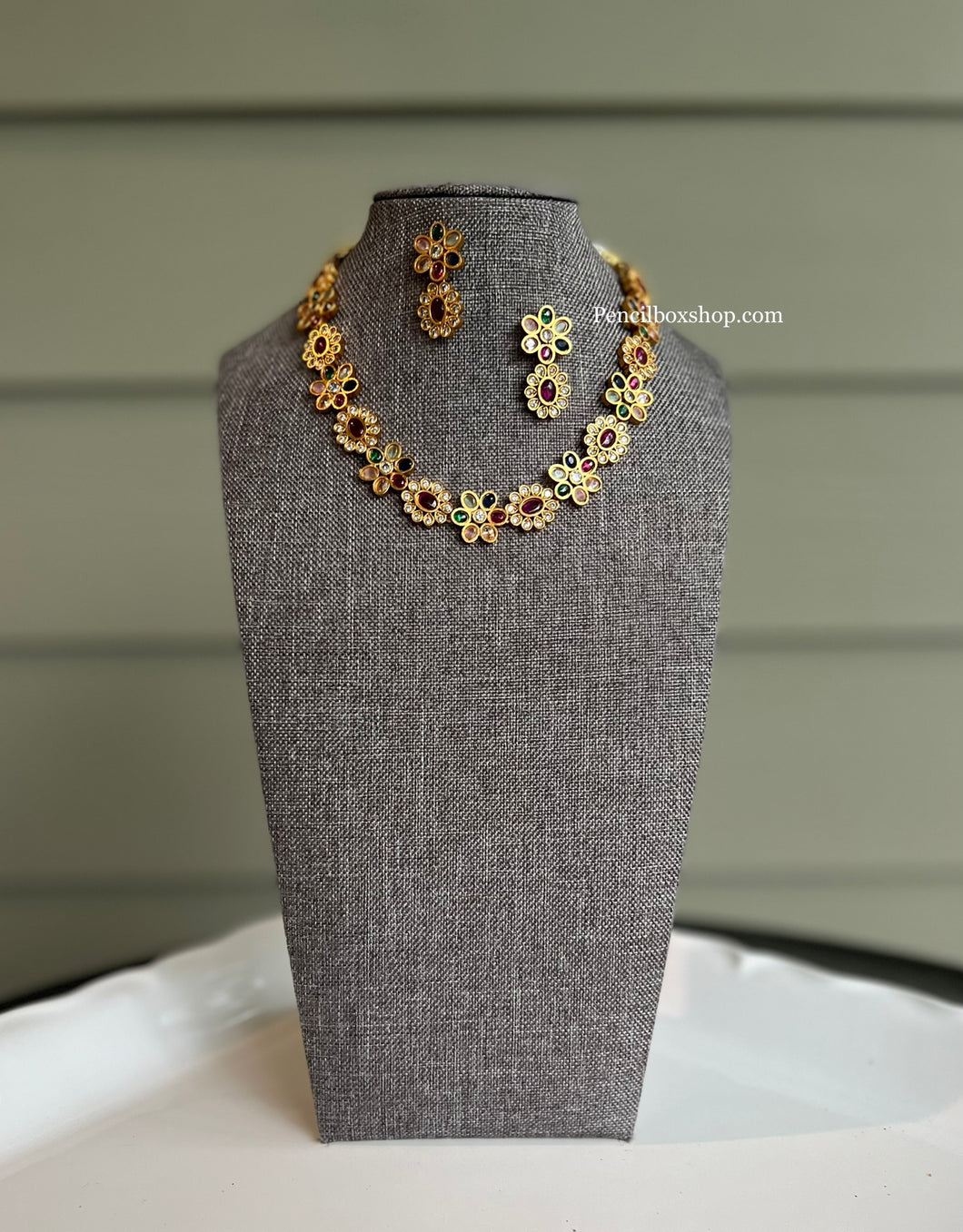 Flower Kemp Stone cz stone Temple Simple Necklace set
