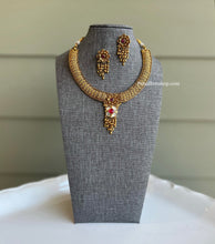 Load image into Gallery viewer, Pachi kundan Golden Dainty premium Quality Kundan Silver Foiled Dainty Necklace set
