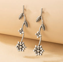Load image into Gallery viewer, Silver Flower Butterfly Leaf Pattern Earrings IDW

