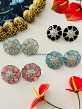 Load image into Gallery viewer, Flower Round Premium Quality Polki Silver  polish studs
