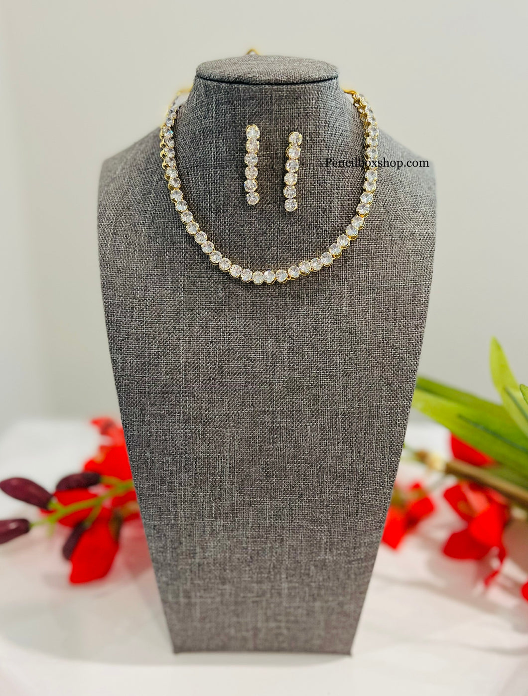 Single stone Diamond Look single Layer necklace set