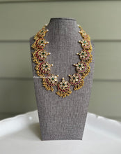 Load image into Gallery viewer, Multicolor Flower Kemp Stone golden beads necklace

