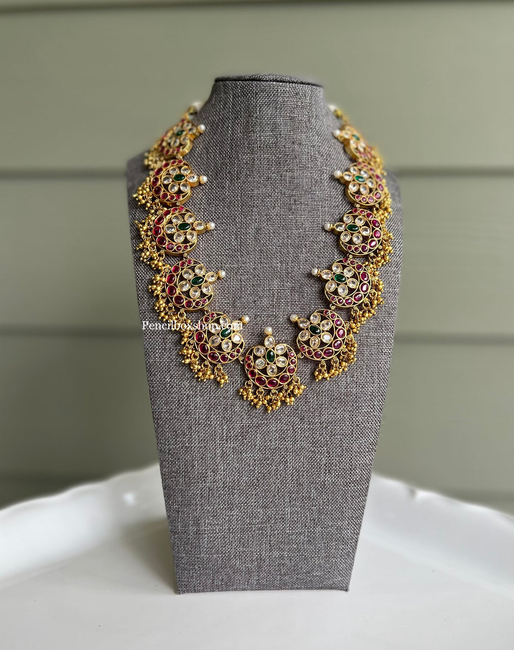 Multicolor Flower Kemp Stone golden beads necklace