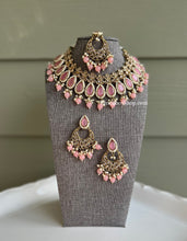 Load image into Gallery viewer, Pink Polki kundan Grand Statement Necklace set with Maangtikka
