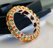 Load image into Gallery viewer, Jadau Kundan Rajasthani Openable Single Bangle

