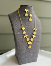 Load image into Gallery viewer, Contemporary mustard Yellow Hanging Natural Stone Necklace set
