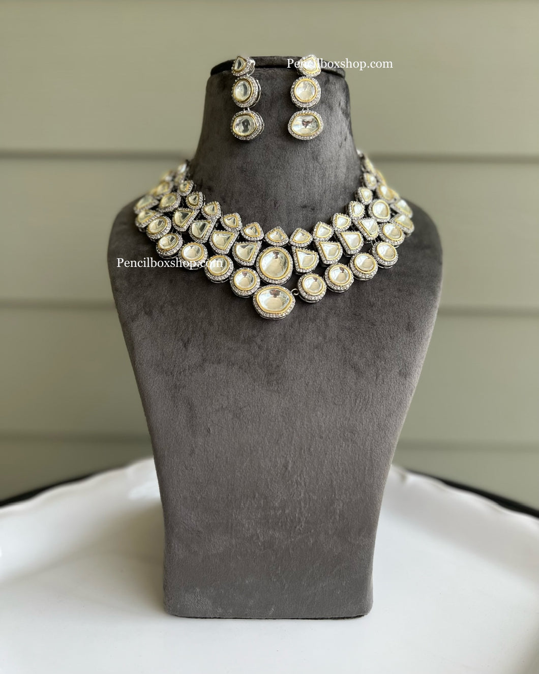 White uncut Stone Statement Designer Necklace set
