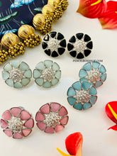 Load image into Gallery viewer, Flower Round Premium Quality Polki Silver  polish studs

