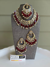 Load image into Gallery viewer, Mirror Statement Glass Drops Necklace set with maangtikka
