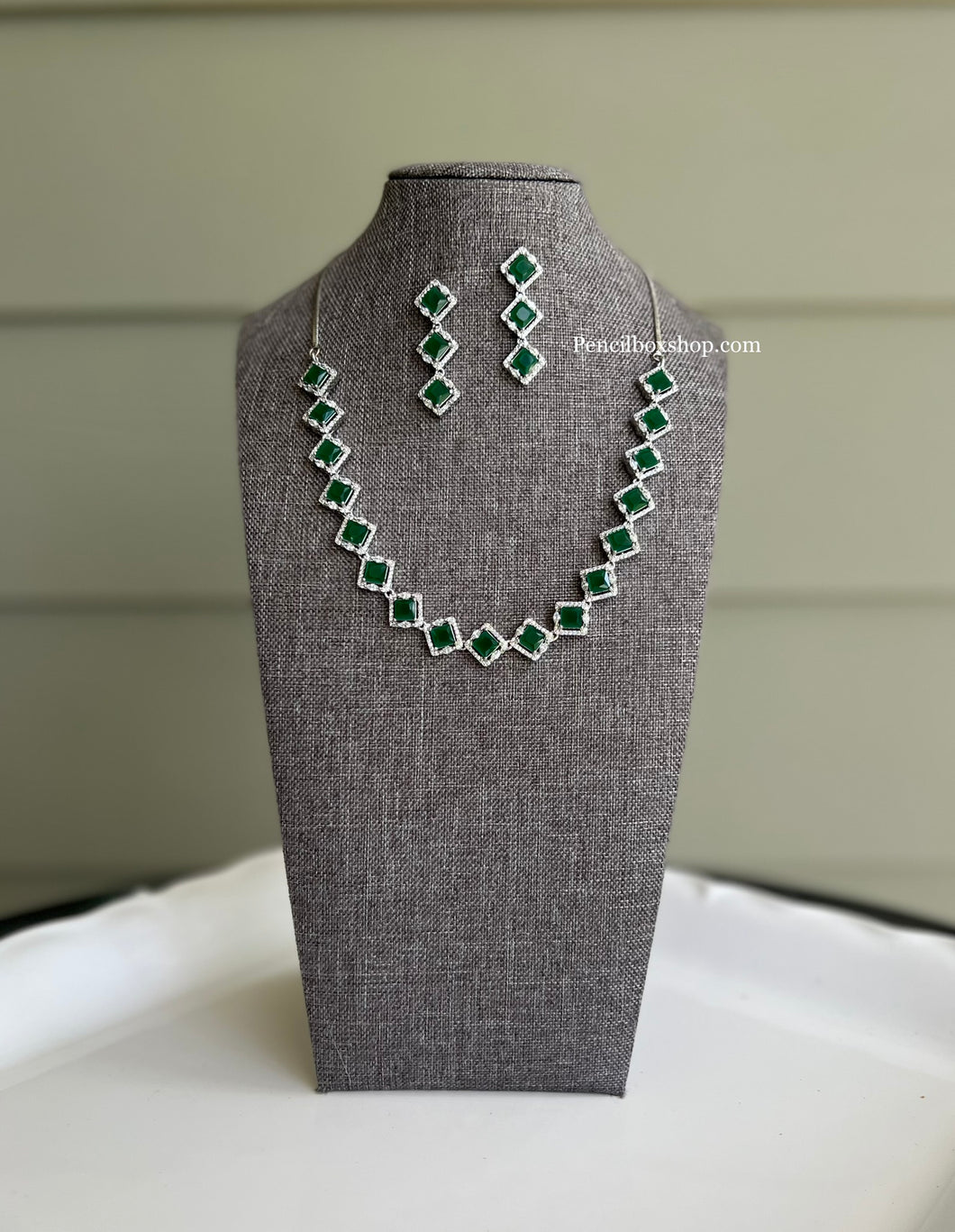 Single line Emerald Green Silver Dainty Simple American Diamond Necklace set