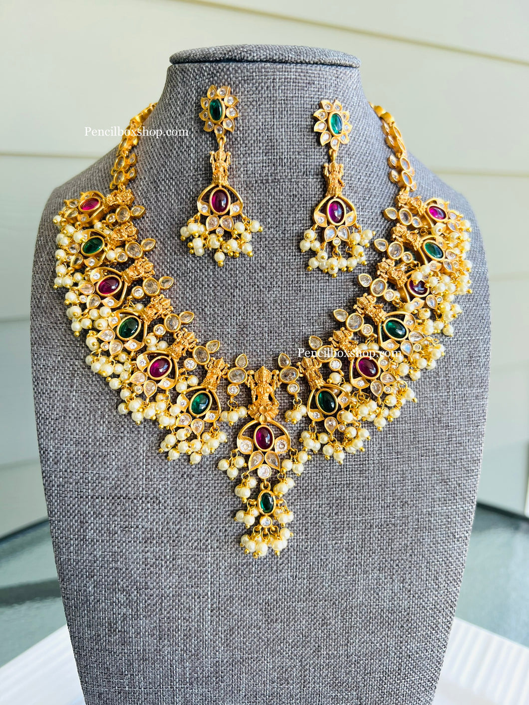 Navratna guttapusalu Vishnu god real Kemp stone Cz Copper based necklace set