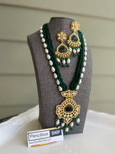 Load image into Gallery viewer, Kundan Hydro Beads Pearl Silver Foiled Mala Necklace set
