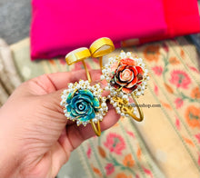 Load image into Gallery viewer, Contemporary Openable Shaded  Rose Flower Brass Cuff Bracelet
