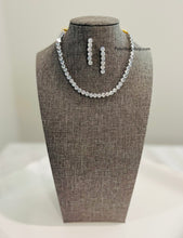 Load image into Gallery viewer, Single layer American Diamond Simple  Statement Necklace set
