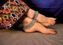 Load image into Gallery viewer, German silver Pair of heavy Designer Anklet set
