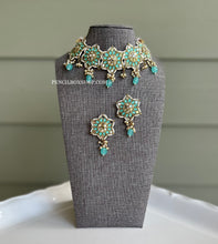 Load image into Gallery viewer, Flower Mirror Choker necklace set with maangtikka
