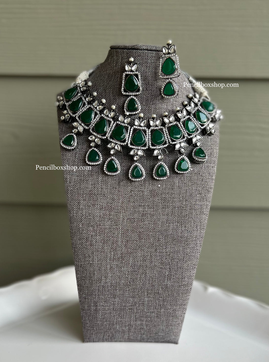 Emerald Green American Diamond Victorian Finish Necklace set