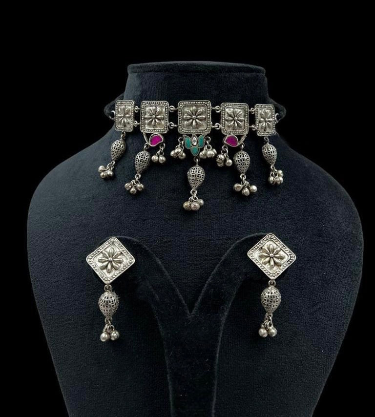 92.5 Silver Coated German silver pachi Kundan Square Ghunghroo Choker necklace set is