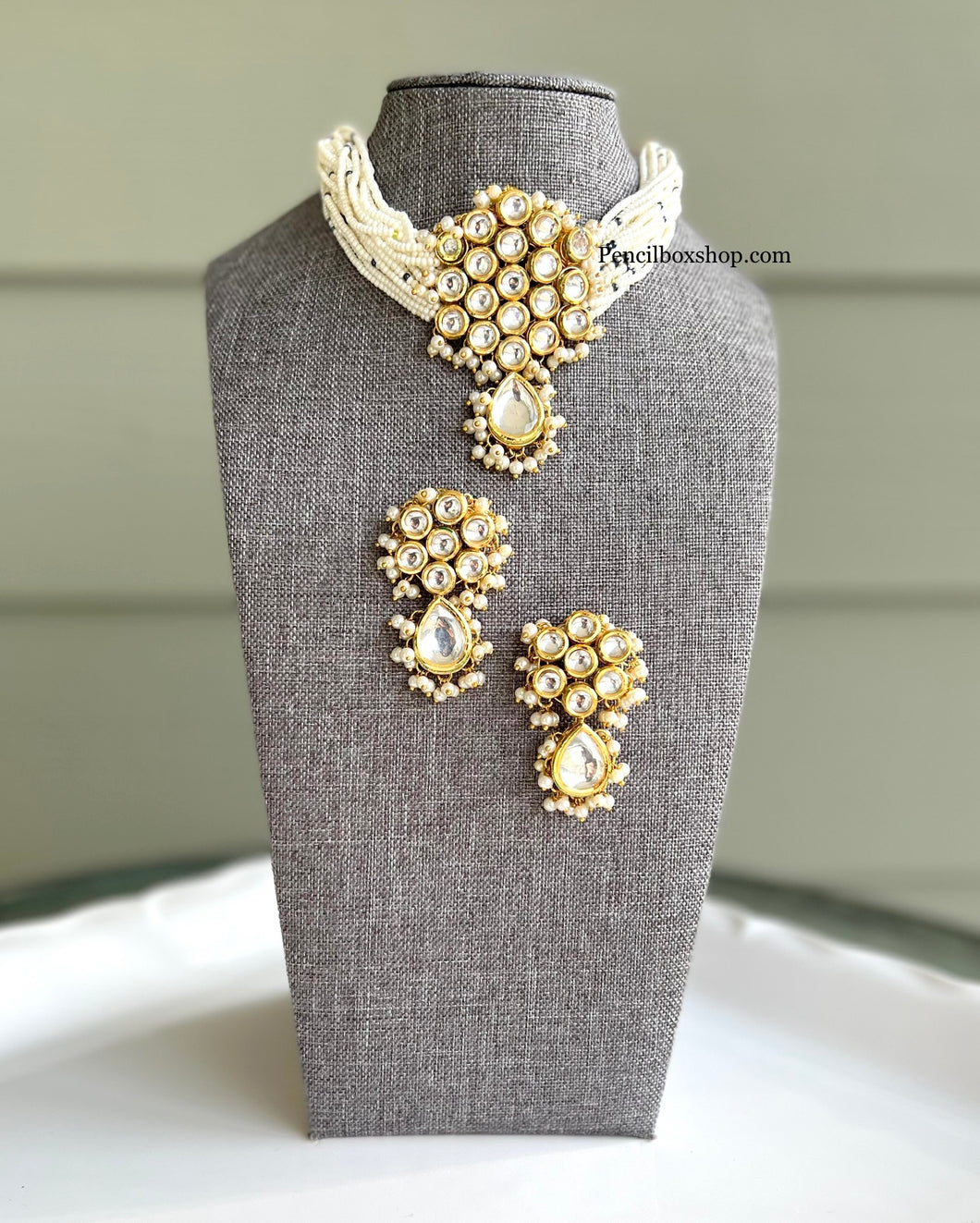 Premium quality Kundan Pearl Border choker Necklace set