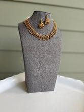 Load image into Gallery viewer, Peacock Multicolor Kemp Stone simple necklace set

