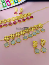 Load image into Gallery viewer, Natural Stone hanging Choker necklace set
