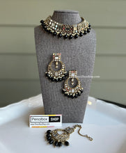 Load image into Gallery viewer, Mirror Choker necklace set with maangtikka
