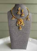 Load image into Gallery viewer, Radha krishna Temple Multicolor Kemp Hasli Necklace set
