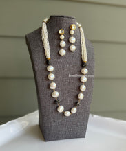 Load image into Gallery viewer, White Pearl kundan Premium Quality Black stone long mala necklace set
