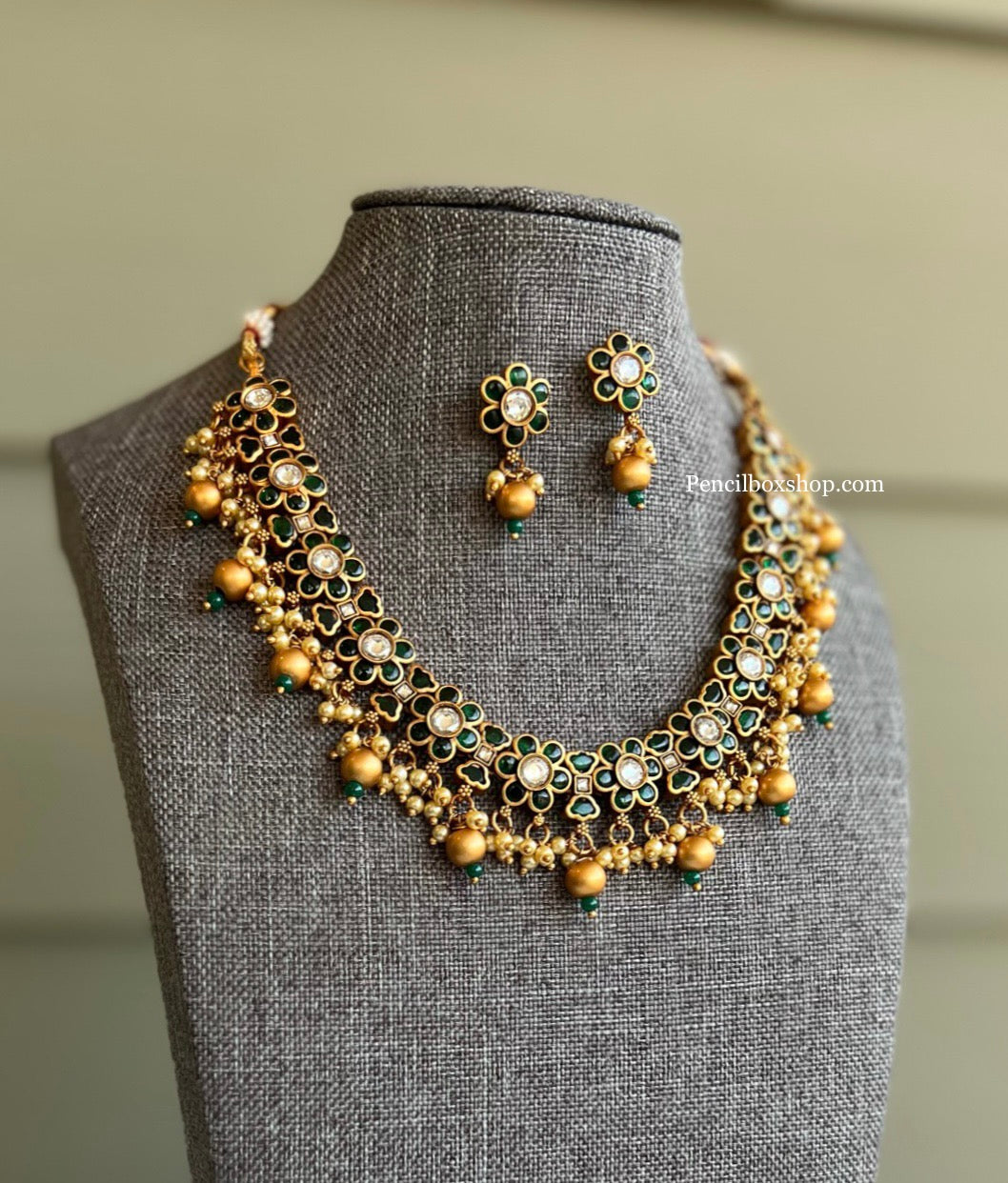 Green Gold matte finish Real Kemp Stone Golden Beads Temple Necklace set