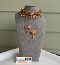 Load image into Gallery viewer, Multicolor Kemp Stone premium Quality Flower design Choker necklace set for women

