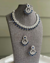 Load image into Gallery viewer, Polki Pearl Amira Necklace set with Maangtikka
