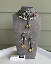 Load image into Gallery viewer, German silver Nandi Dual Tone Pearl Choker  Necklace set
