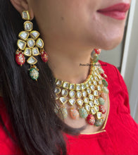 Load image into Gallery viewer, Kajal Heavy Premium Quality Kundan with Tanjore Beads Necklace set with maangtikka
