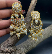Load image into Gallery viewer, Silver Foiled chaandbali kundan Classy Bali Earrings
