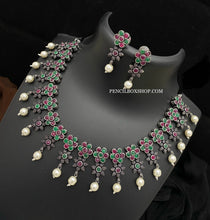 Load image into Gallery viewer, Flower drop pearl German silver stone simple sleek necklace set
