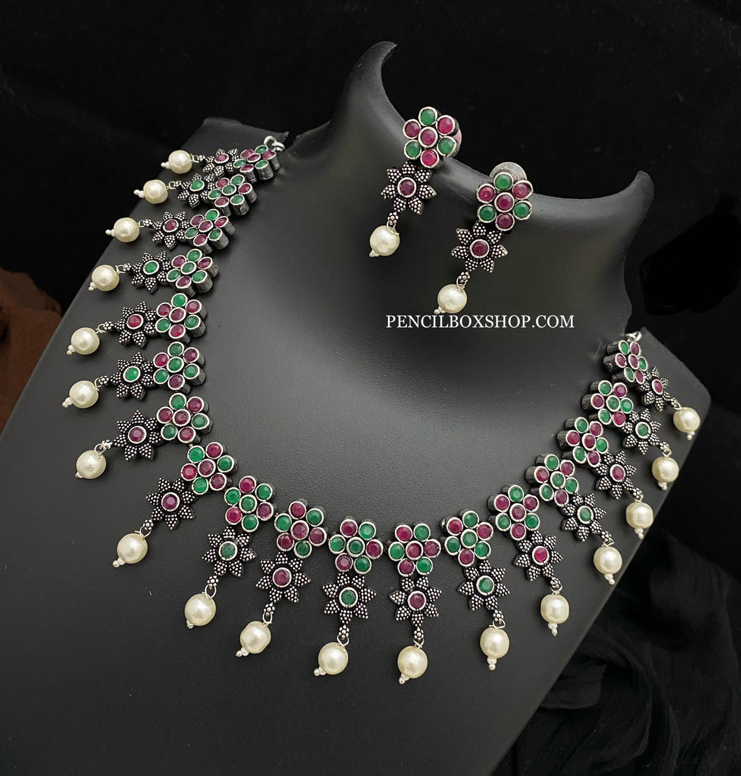 Flower drop pearl German silver stone simple sleek necklace set