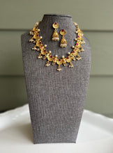 Load image into Gallery viewer, Premium quality Dainty Meenakari kundan circle indian necklace set
