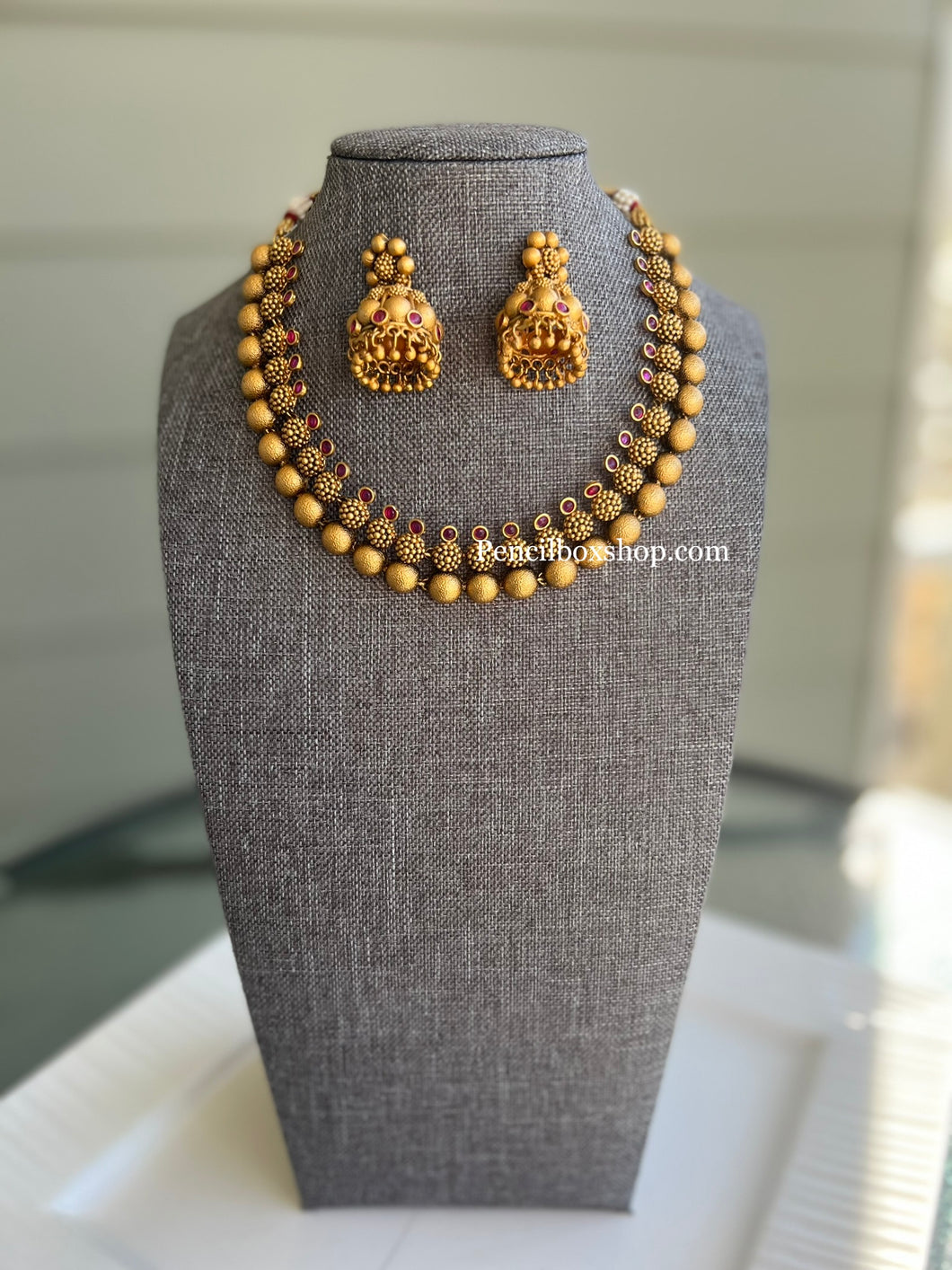 Dainty Simple Ruby Kundan Gold matte Finish Necklace set