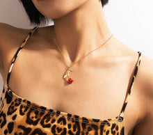 Load image into Gallery viewer, Rose Simple sleek Love Chain Necklace IDW
