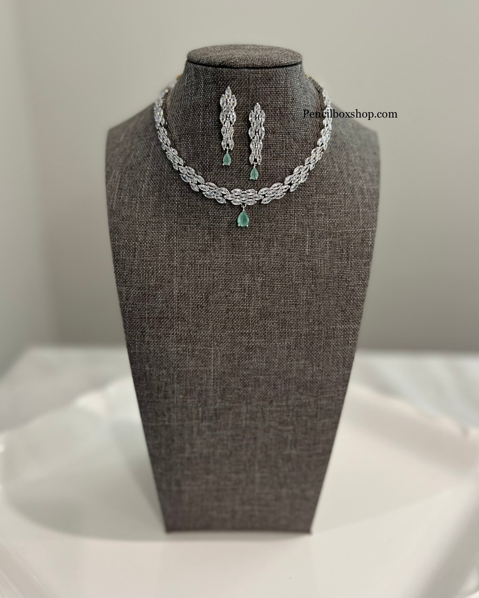 Simple Dimnd Set Simple Diamond Set