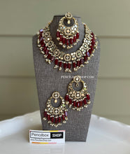 Load image into Gallery viewer, Mirror Statement Glass Drops Necklace set with maangtikka
